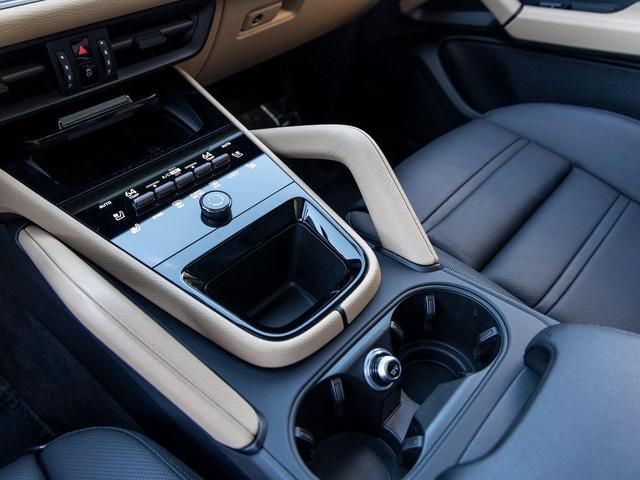Photo of 2024 Chromite Black Metallic Porsche Cayenne