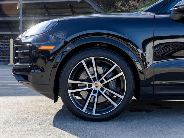 Photo of 2024 Chromite Black Metallic Porsche Cayenne