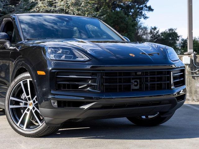 Photo of 2024 Chromite Black Metallic Porsche Cayenne