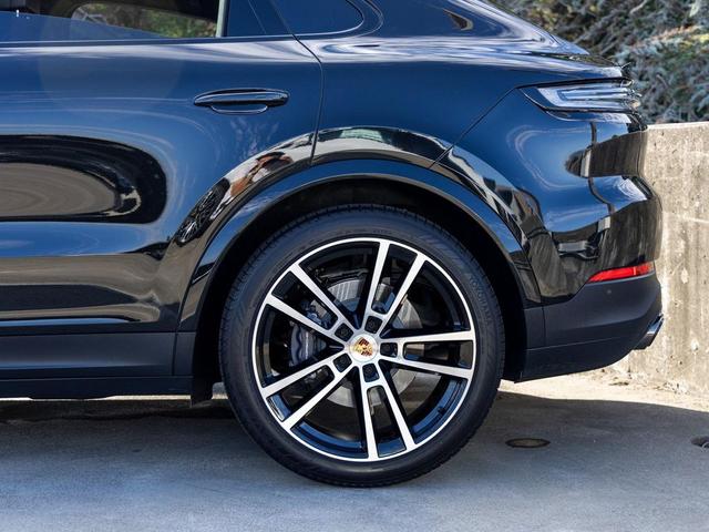 Photo of 2024 Chromite Black Metallic Porsche Cayenne