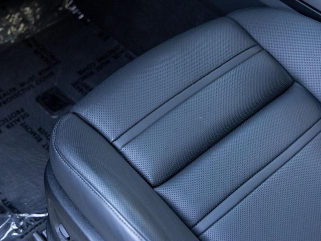 Photo of 2024 Chromite Black Metallic Porsche Cayenne