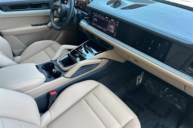 Photo of 2025 F0f0bh Porsche Cayenne