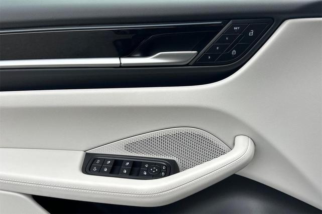 Photo of 2025 G7g7p0 Porsche Macan