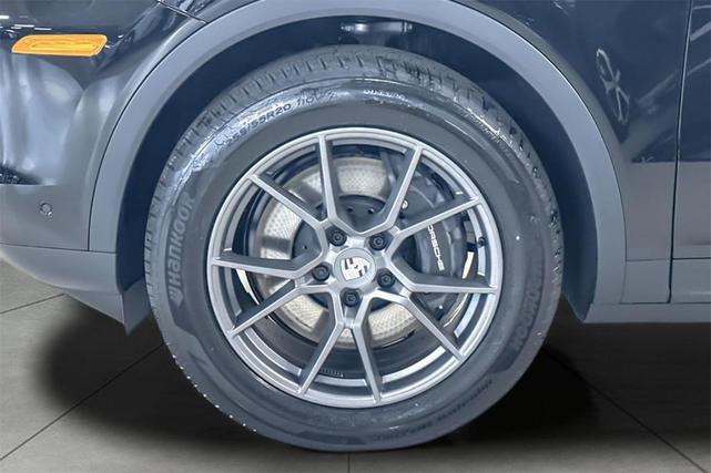 Photo of 2025 0e0ean Porsche Cayenne