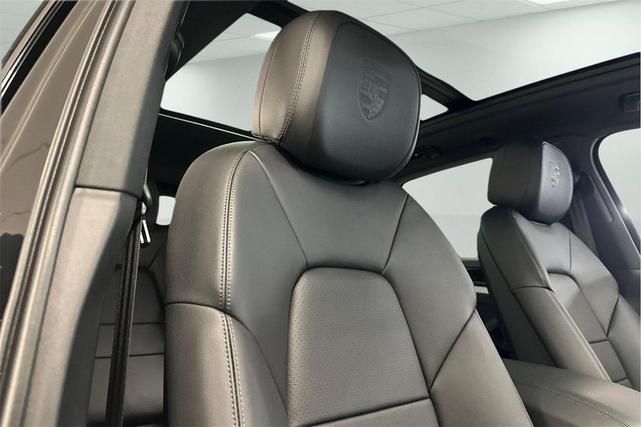 Photo of 2025 0e0ean Porsche Cayenne