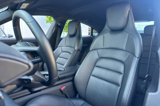 Photo of 2025 Jet Black Metallic Porsche Taycan