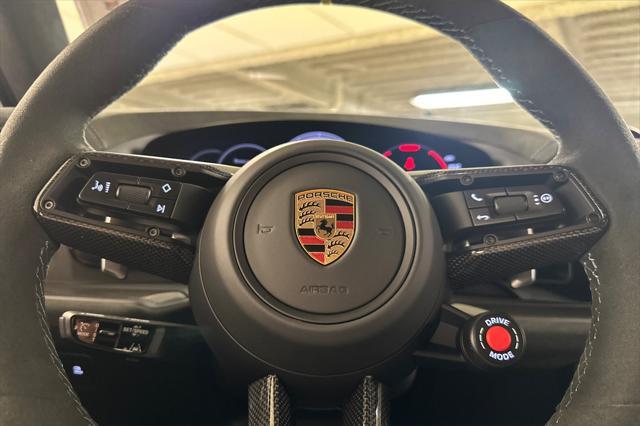 Photo of 2024 Green Porsche Cayenne