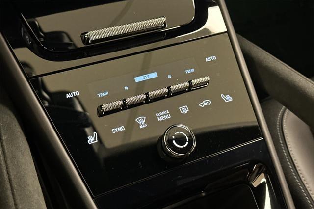 Photo of 2024 Green Porsche Cayenne