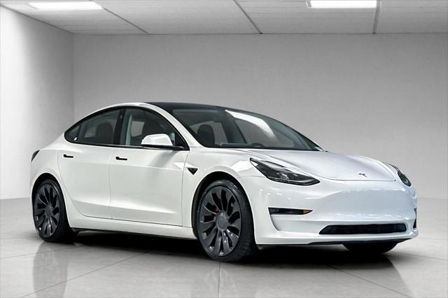 Photo of 2022 Pearl White Multi-Coat Tesla Model 3