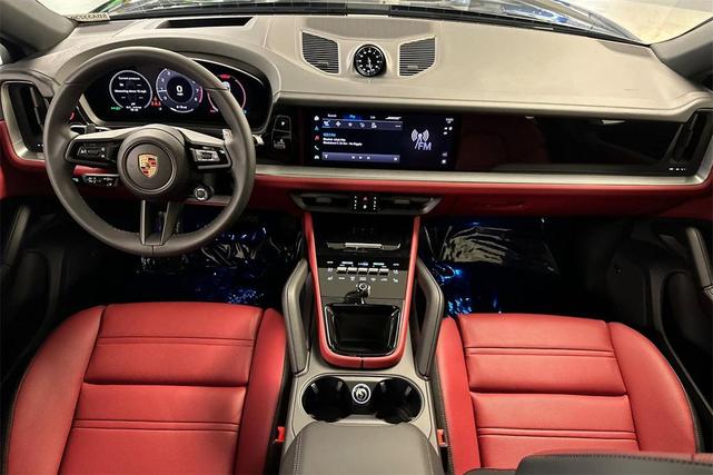 Photo of 2025 Algarve Blue Metallic Porsche Cayenne