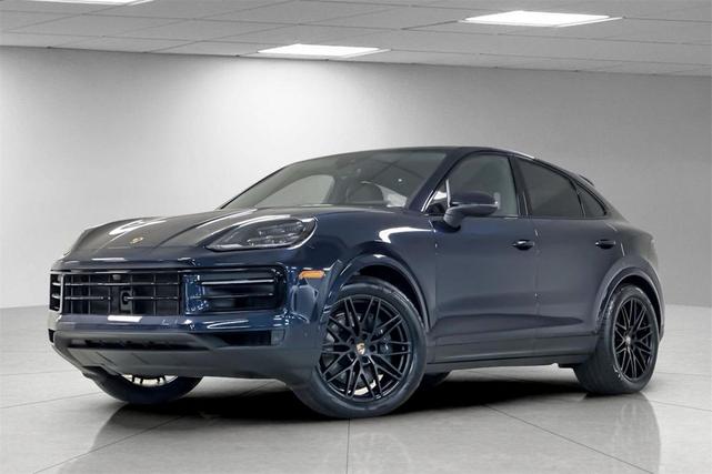 Photo of 2025 Algarve Blue Metallic Porsche Cayenne
