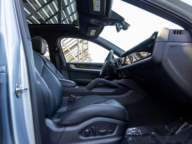 Photo of 2025 Dolomite Silver Metallic Porsche Cayenne