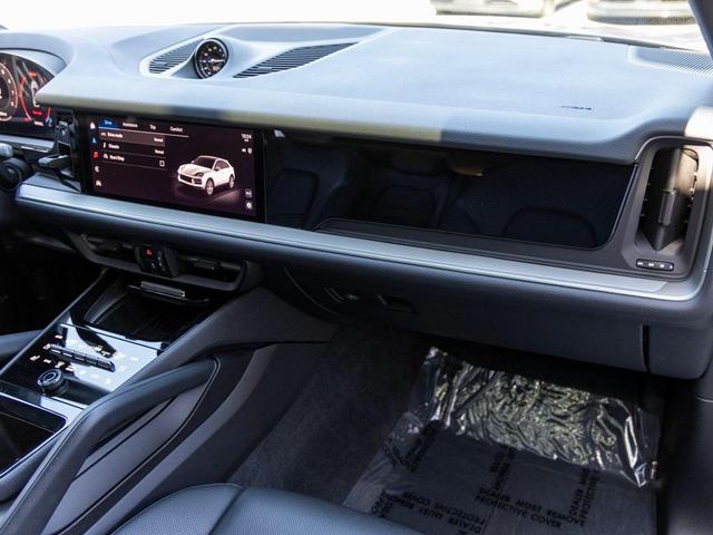 Photo of 2025 Dolomite Silver Metallic Porsche Cayenne