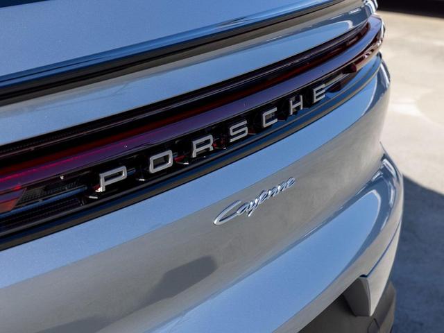 Photo of 2025 Dolomite Silver Metallic Porsche Cayenne