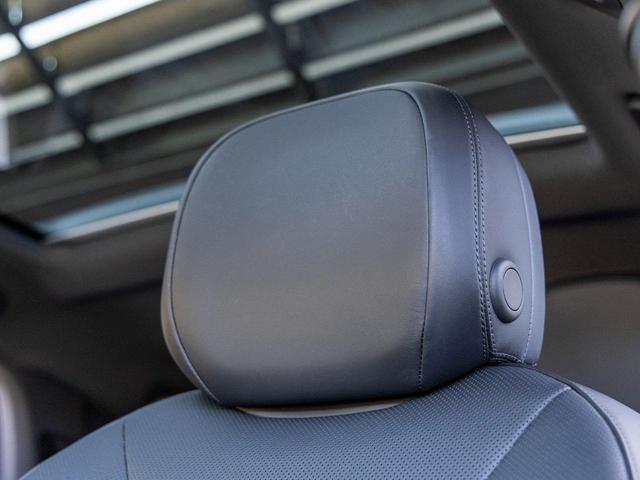 Photo of 2025 Dolomite Silver Metallic Porsche Cayenne