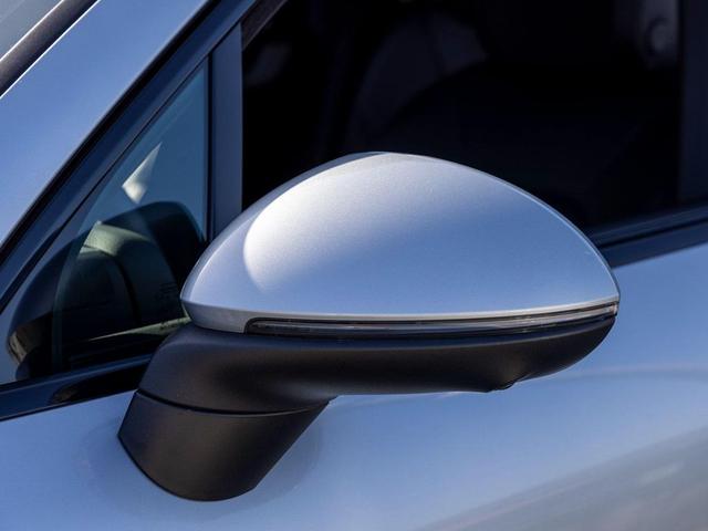 Photo of 2025 Dolomite Silver Metallic Porsche Cayenne