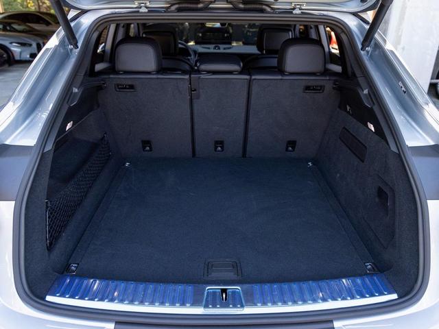 Photo of 2025 Dolomite Silver Metallic Porsche Cayenne