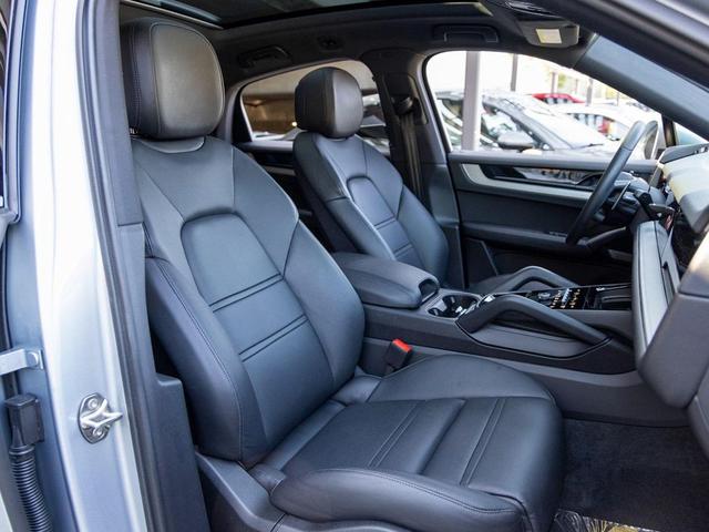 Photo of 2025 Dolomite Silver Metallic Porsche Cayenne