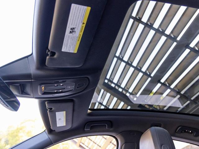 Photo of 2025 Dolomite Silver Metallic Porsche Cayenne