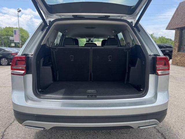 Photo of 2019 Reflex Silver Metallic Volkswagen Atlas