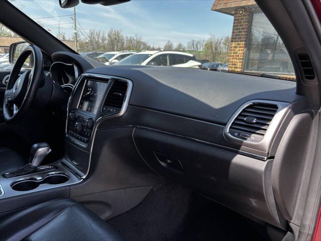 Photo of 2018 Velvet Red Pearlcoat Jeep Grand Cherokee