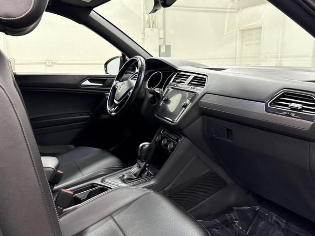 Photo of 2021 Platinum Gray Metallic Volkswagen Tiguan