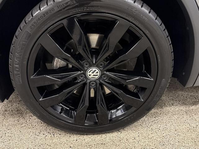 Photo of 2021 Platinum Gray Metallic Volkswagen Tiguan