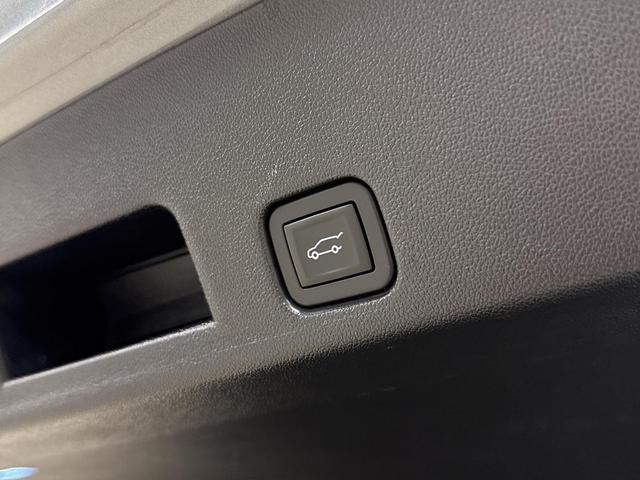 Photo of 2025 Sterling Gray Metallic Chevrolet Traverse