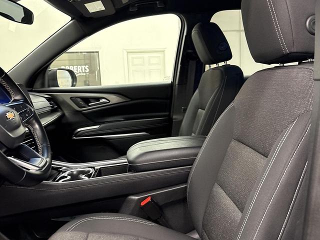 Photo of 2025 Sterling Gray Metallic Chevrolet Traverse