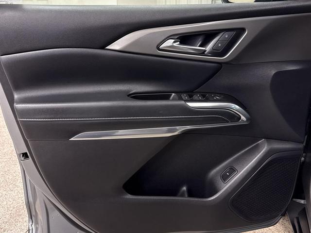 Photo of 2025 Sterling Gray Metallic Chevrolet Traverse