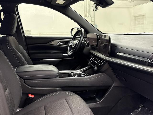 Photo of 2025 Sterling Gray Metallic Chevrolet Traverse