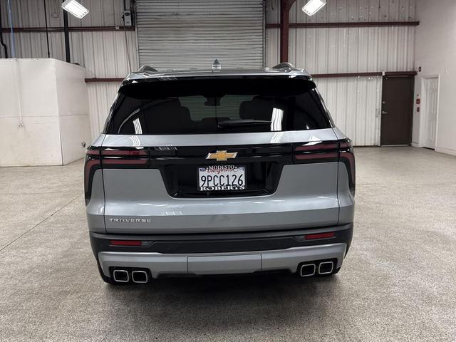 Photo of 2025 Sterling Gray Metallic Chevrolet Traverse