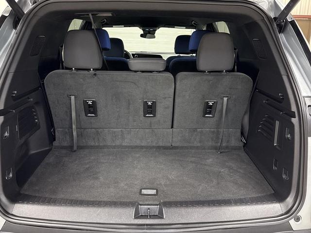 Photo of 2025 Sterling Gray Metallic Chevrolet Traverse