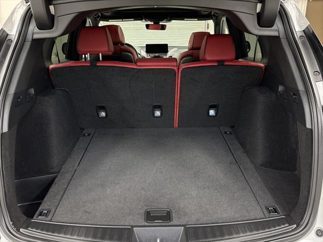 Photo of 2023 Platinum White Pearl Acura RDX
