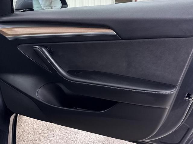Photo of 2023 Solid Black Tesla Model 3
