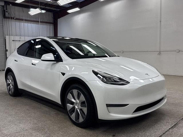 Photo of 2021 Pearl White Multi-Coat Tesla Model Y