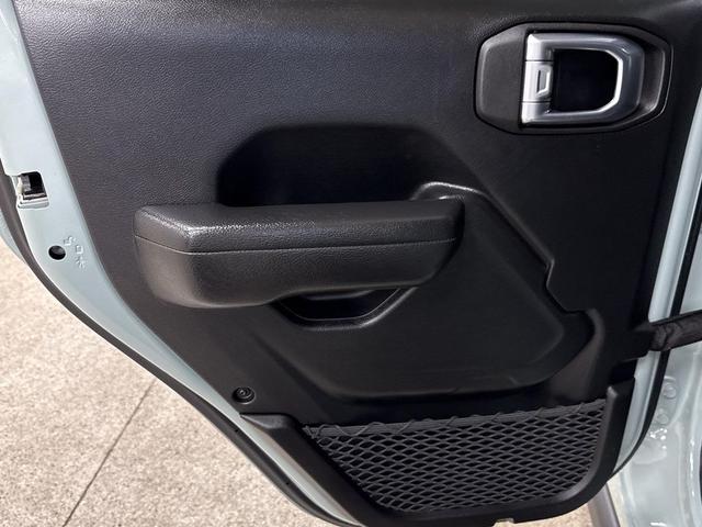 Photo of 2023 Earl Clearcoat Jeep Wrangler 4xe