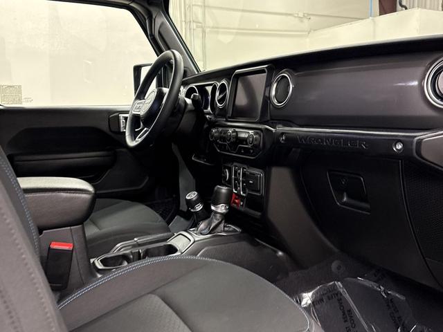 Photo of 2023 Earl Clearcoat Jeep Wrangler 4xe