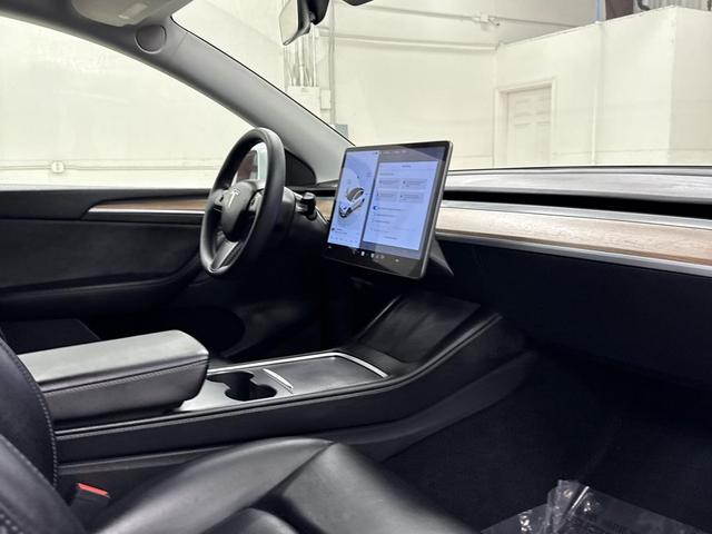 Photo of 2023 Pearl White Multi-Coat Tesla Model Y