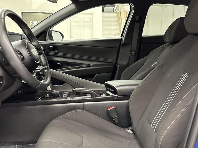 Photo of 2025 Intense Blue Hyundai ELANTRA