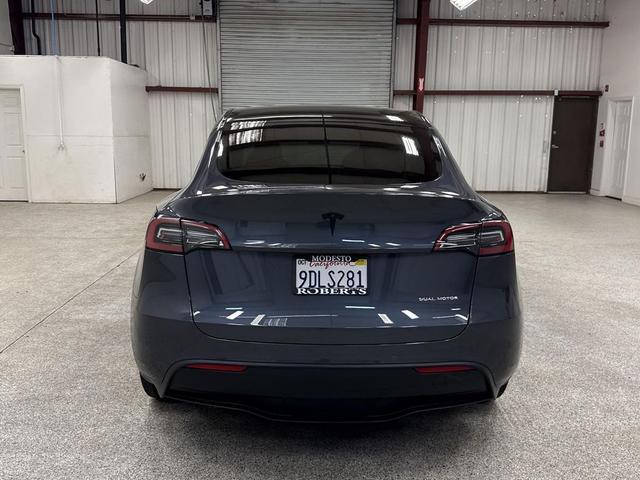 Photo of 2022 Midnight Silver Metallic Tesla Model Y