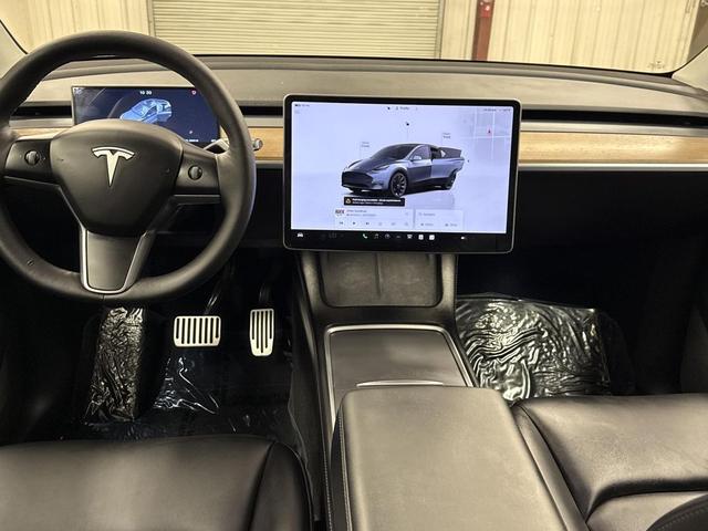 Photo of 2022 Midnight Silver Metallic Tesla Model Y