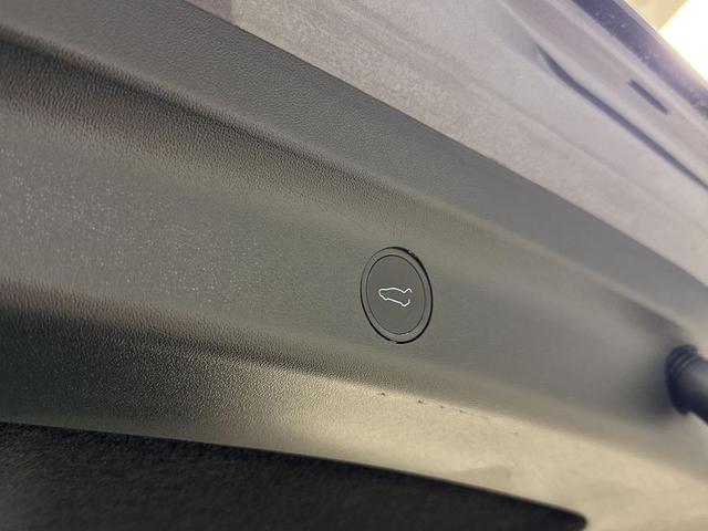 Photo of 2022 Midnight Silver Metallic Tesla Model Y