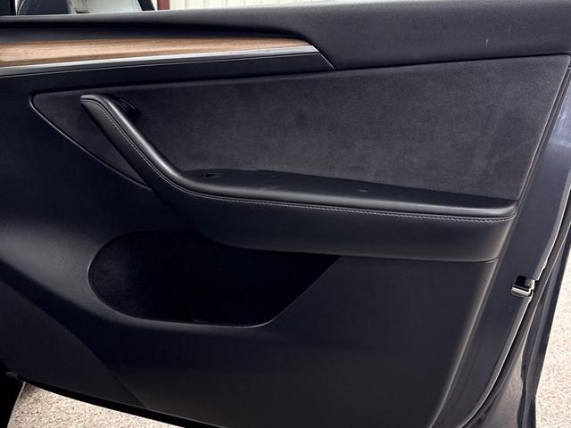 Photo of 2022 Midnight Silver Metallic Tesla Model Y