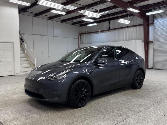 Photo of 2022 Midnight Silver Metallic Tesla Model Y