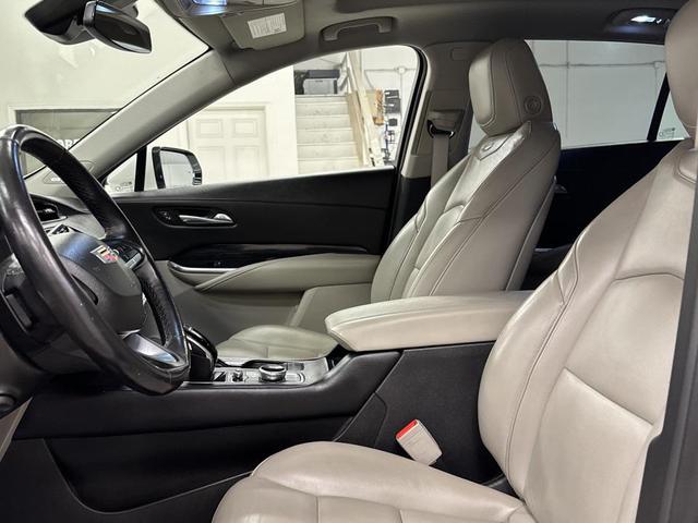 Photo of 2021 Crystal White Tricoat Cadillac XT4