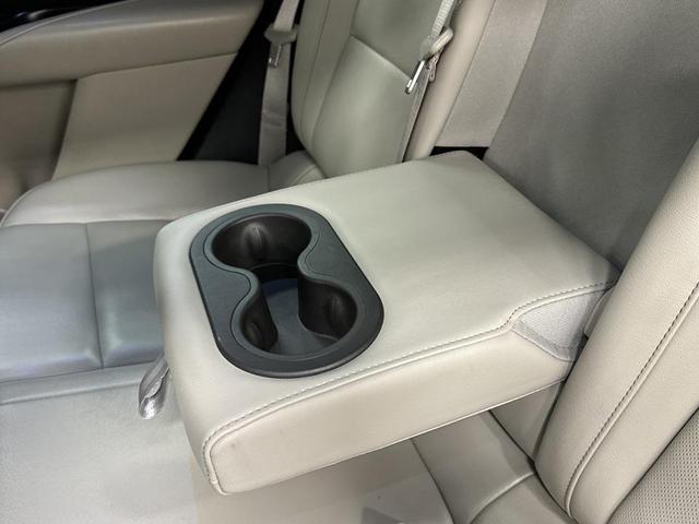 Photo of 2021 Crystal White Tricoat Cadillac XT4