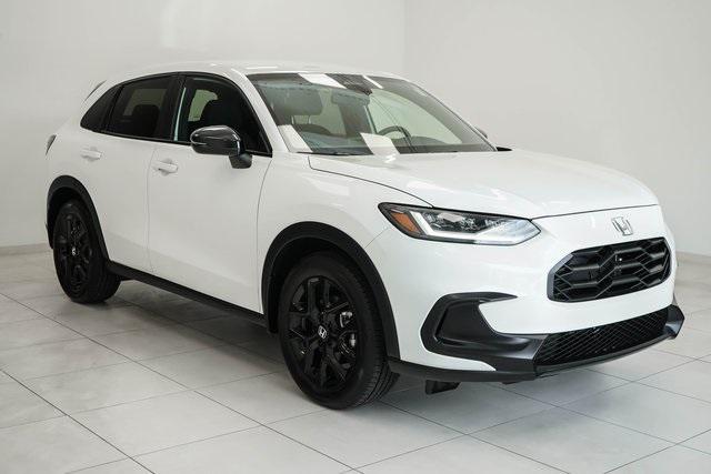 Photo of 2024 Platinum White Pearl Honda HR-V