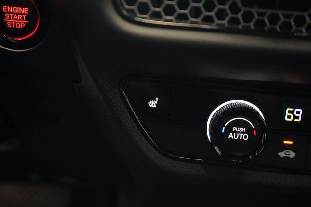 Photo of 2024 Platinum White Pearl Honda HR-V