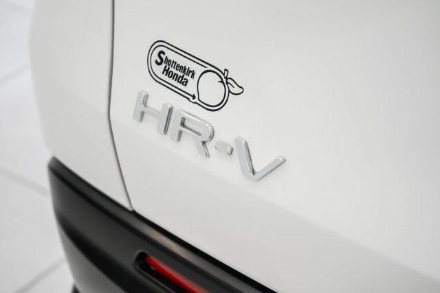 Photo of 2024 Platinum White Pearl Honda HR-V